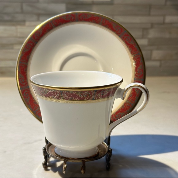 Royal Doulton Martinique Cups and Saucers set of 4 - Picture 7 of 11